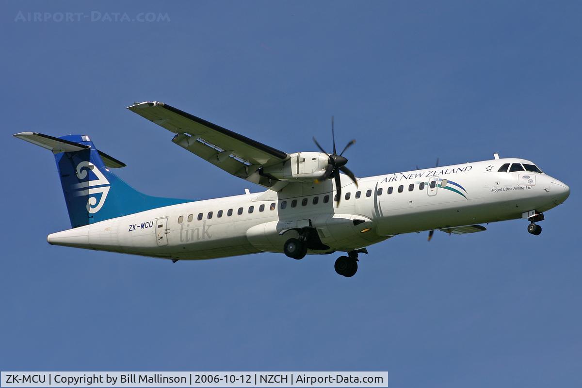 ZK-MCU, 2000 ATR 72-212A C/N 632, Approach to 20