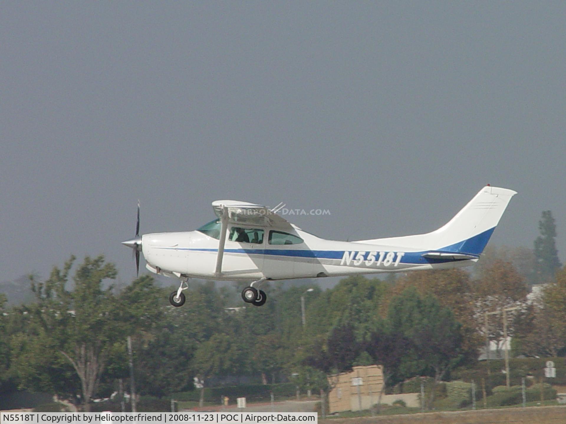 N5518T, 1982 Cessna TR182 Turbo Skylane RG C/N R182-01882, Airbourne
