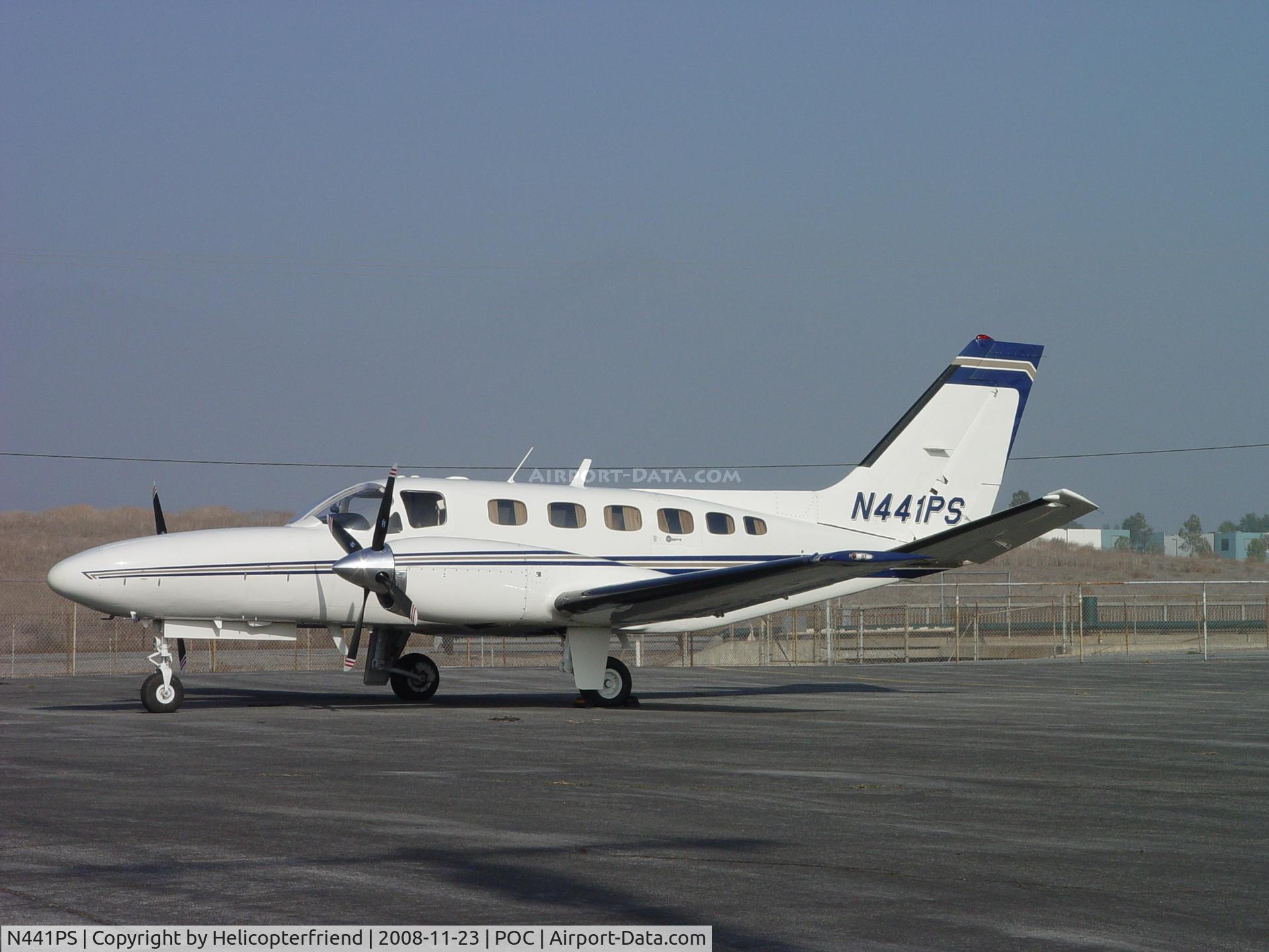 N441PS, 1978 Cessna 441 Conquest II C/N 441-0045, Parked and waiting