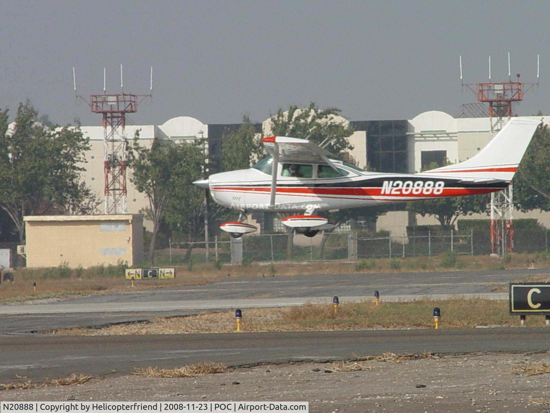 N20888, 1972 Cessna 182P Skylane C/N 18261287, Taking off from Brackett