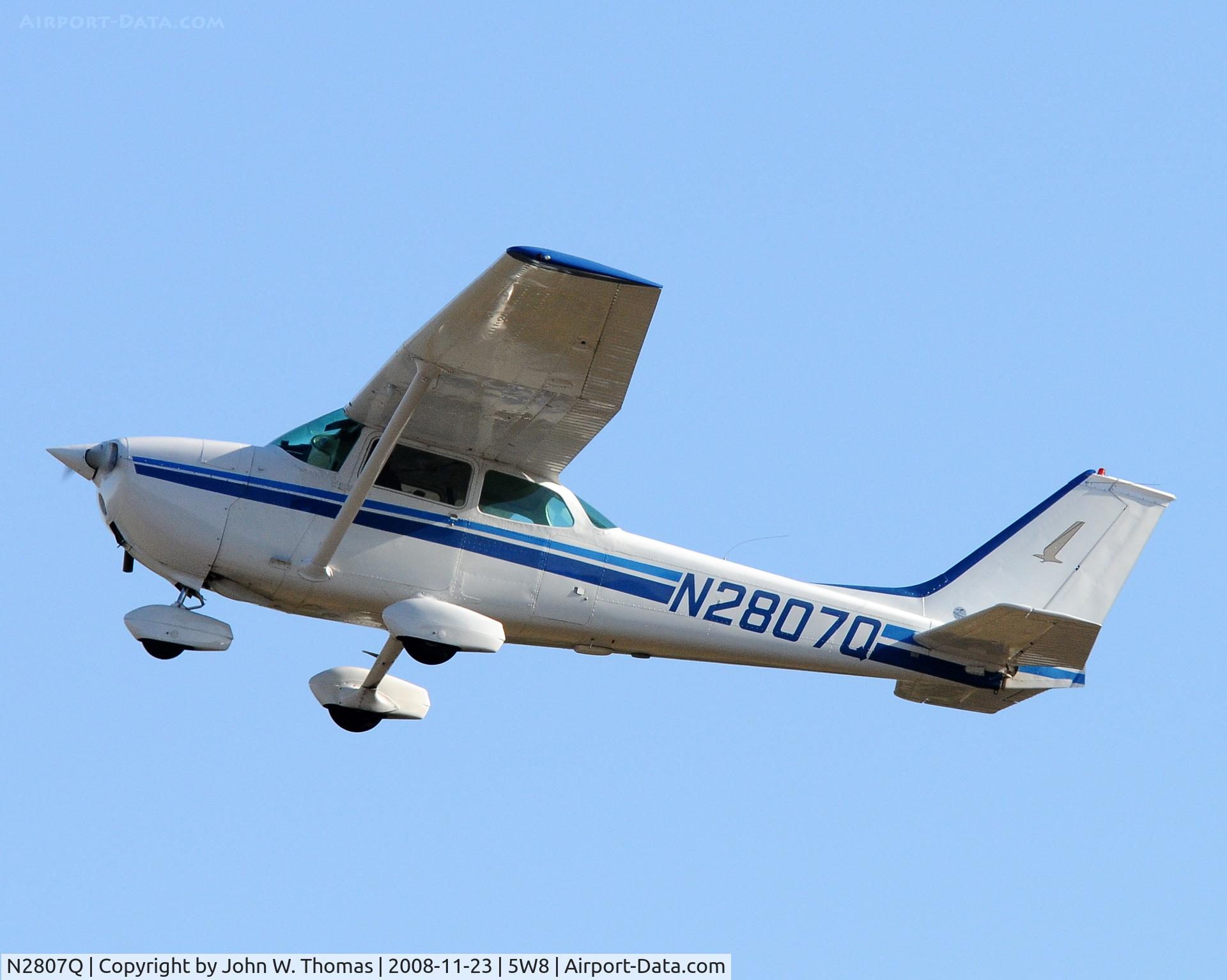 N2807Q, 1971 Cessna 172L C/N 17259807, Departing runway 4