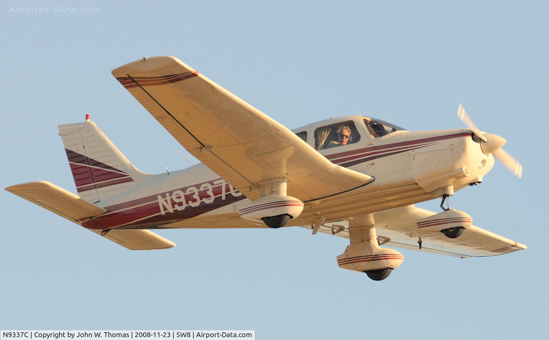 N9337C, 1978 Piper PA-28-161 C/N 28-7816462, Departing runway 22
