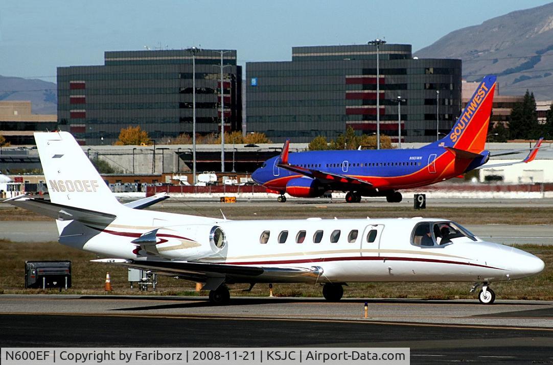 N600EF, 1996 Cessna 560 Citation Ultra C/N 560-0376, Taxiing for takeoff RWY30L