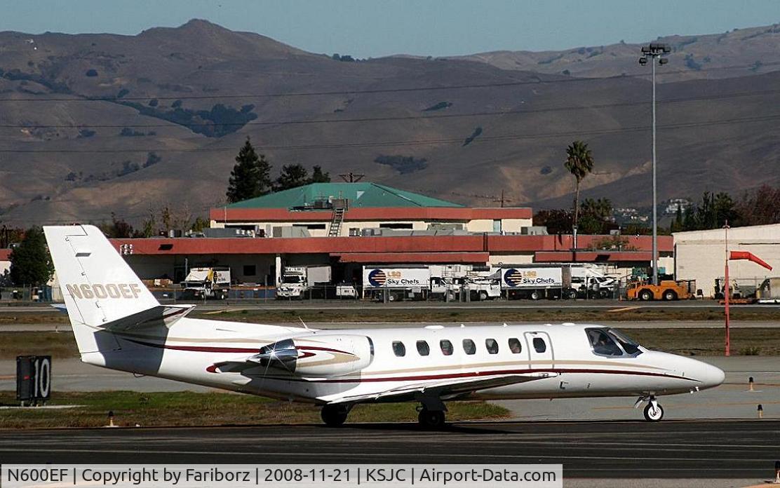 N600EF, 1996 Cessna 560 Citation Ultra C/N 560-0376, Taxiing for takeoff RWY30L