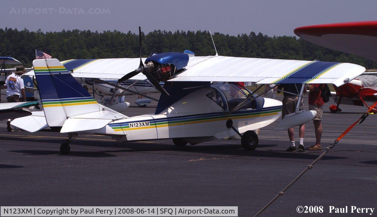 N123XM, 2003 Progressive Aerodyne Searey C/N IMK236, Now this lady garnered some attention during the day