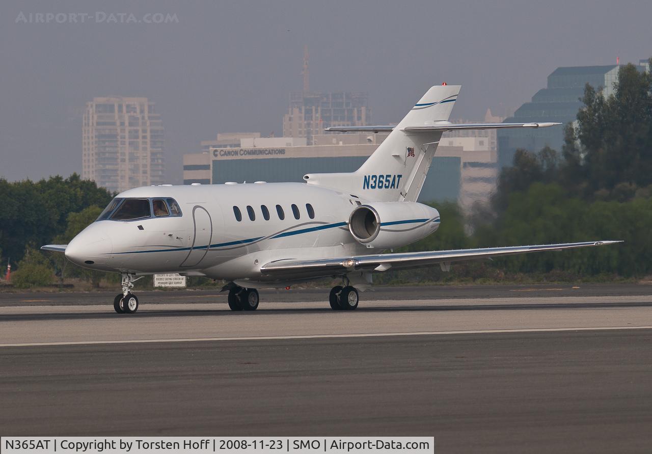 N365AT, 1999 Raytheon Hawker 800XP C/N 258449, N365AT departing from RWY 21