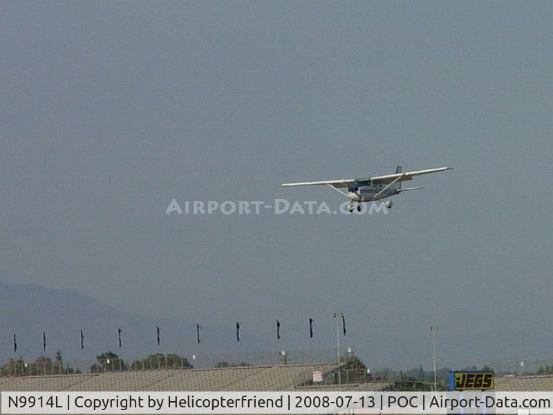 N9914L, 1986 Cessna 172P C/N 17276649, Landing at Brackett