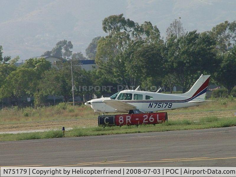 N75179, 1976 Piper PA-28-181 C/N 28-7690308, Touching Down