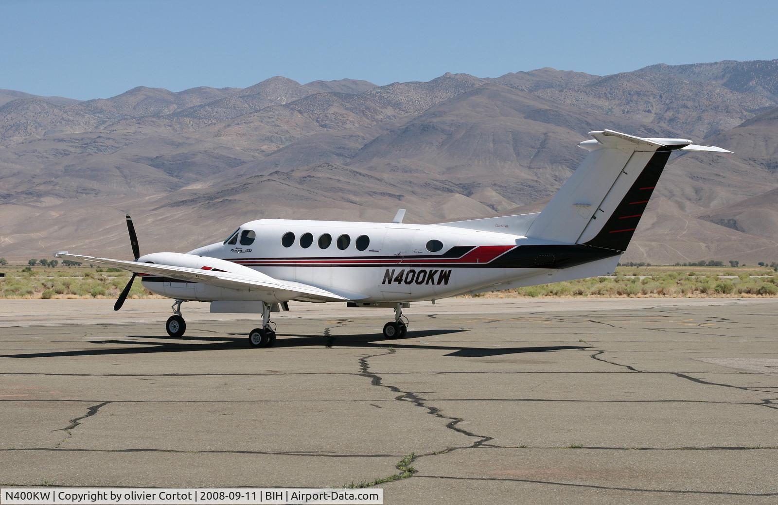 N400KW, 1978 Beech 200 C/N BB-337, alone in the eastern sierra