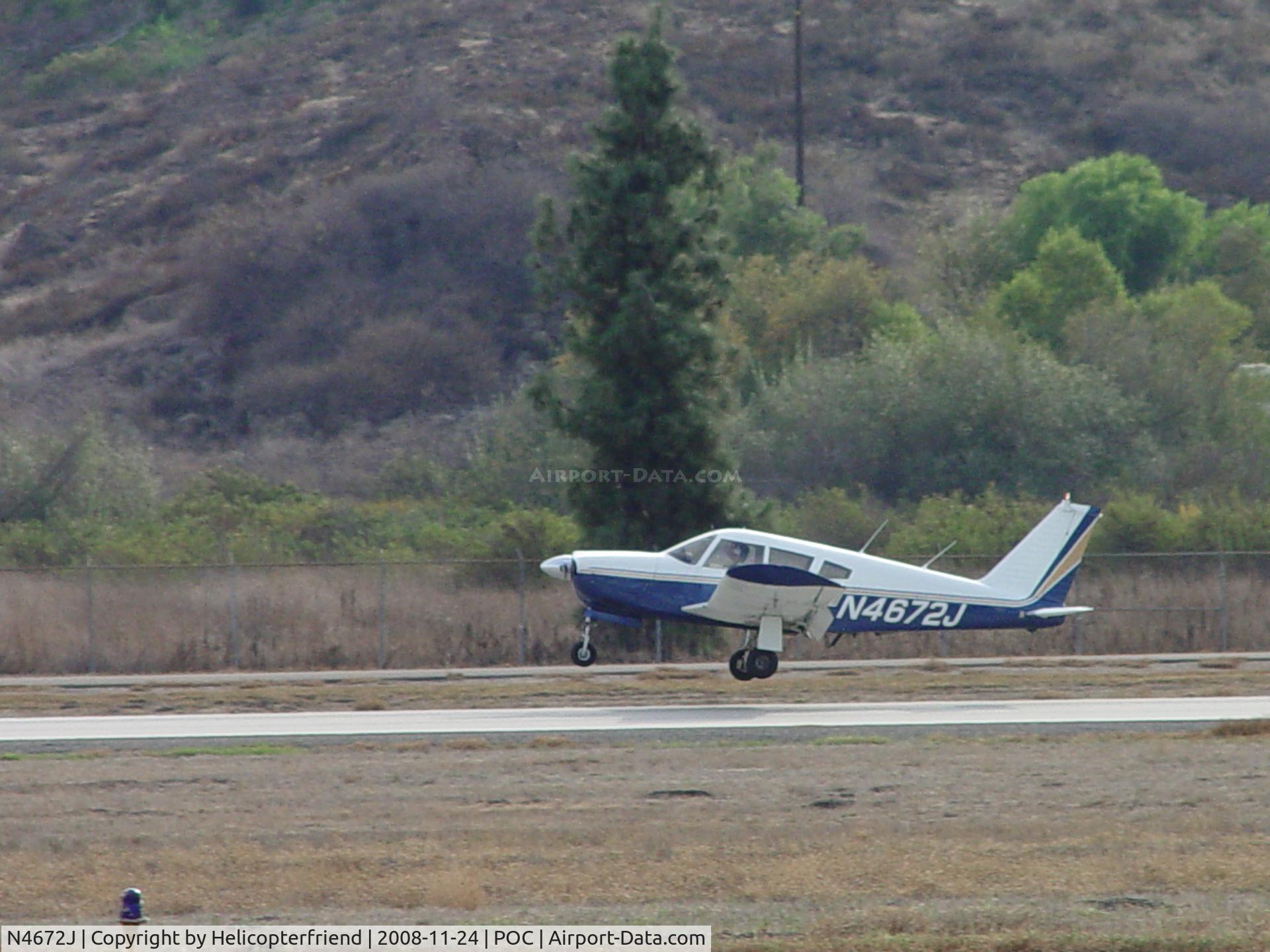 N4672J, 1968 Piper PA-28R-180 Cherokee Arrow C/N 28R-30573, Touching down at Brackett