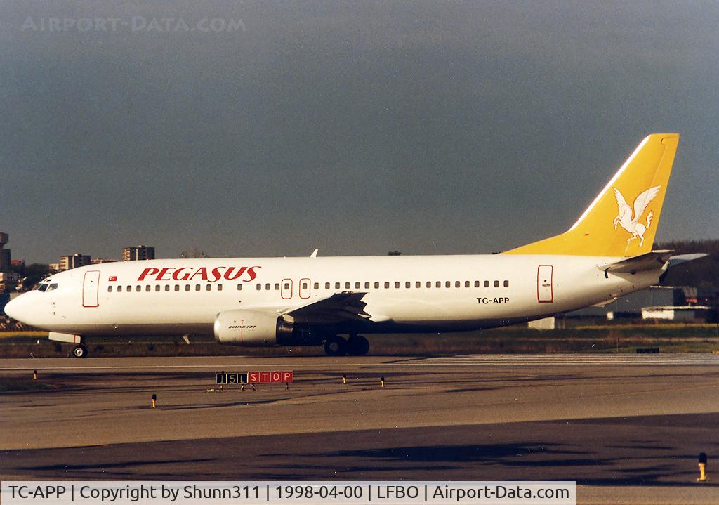 TC-APP, 1998 Boeing 737-4Q8 C/N 28202, Ready for take off rwy 15L