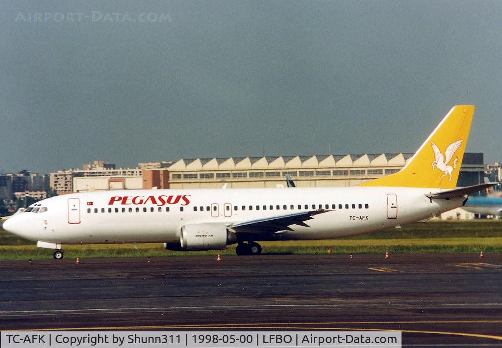 TC-AFK, 1990 Boeing 737-4Y0 C/N 24684, Rolling holding point rwy 33R for departure