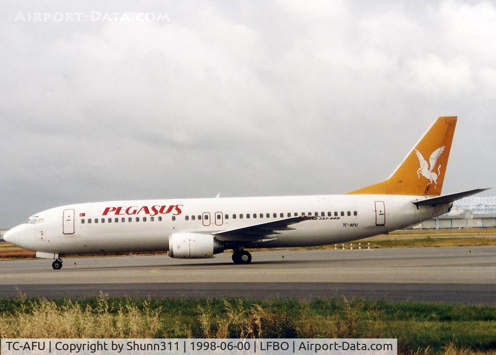 TC-AFU, 1993 Boeing 737-4Y0 C/N 26081, Arriving from flight and rolling to the terminal...