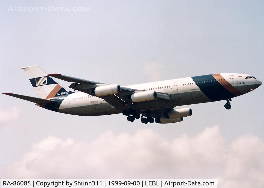 RA-86085, 1986 Ilyushin IL-86 C/N 51483206056, Landing rwy 25