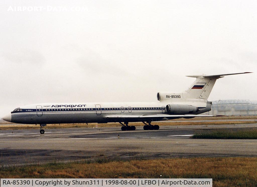 RA-85390, 1979 Tupolev Tu-154B-2 C/N 79A390, Arriving from St-Petersburg and rolling to the terminal...