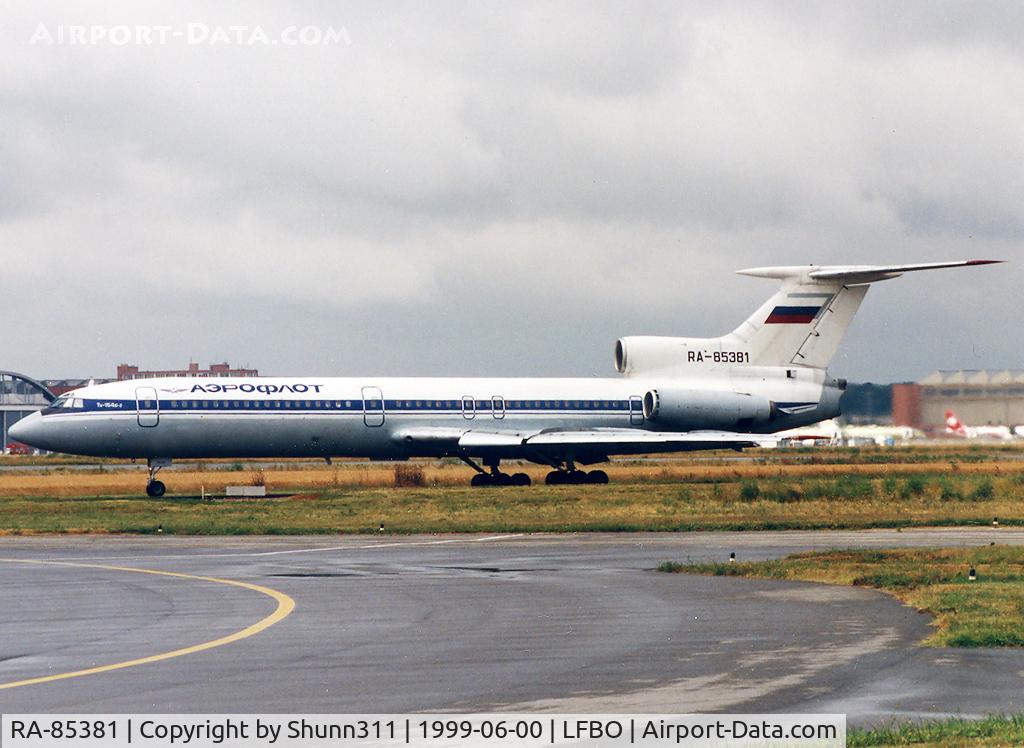 RA-85381, 1978 Tupolev Tu-154B-2 C/N 79A381, Rolling holding point rwy 33R for departure