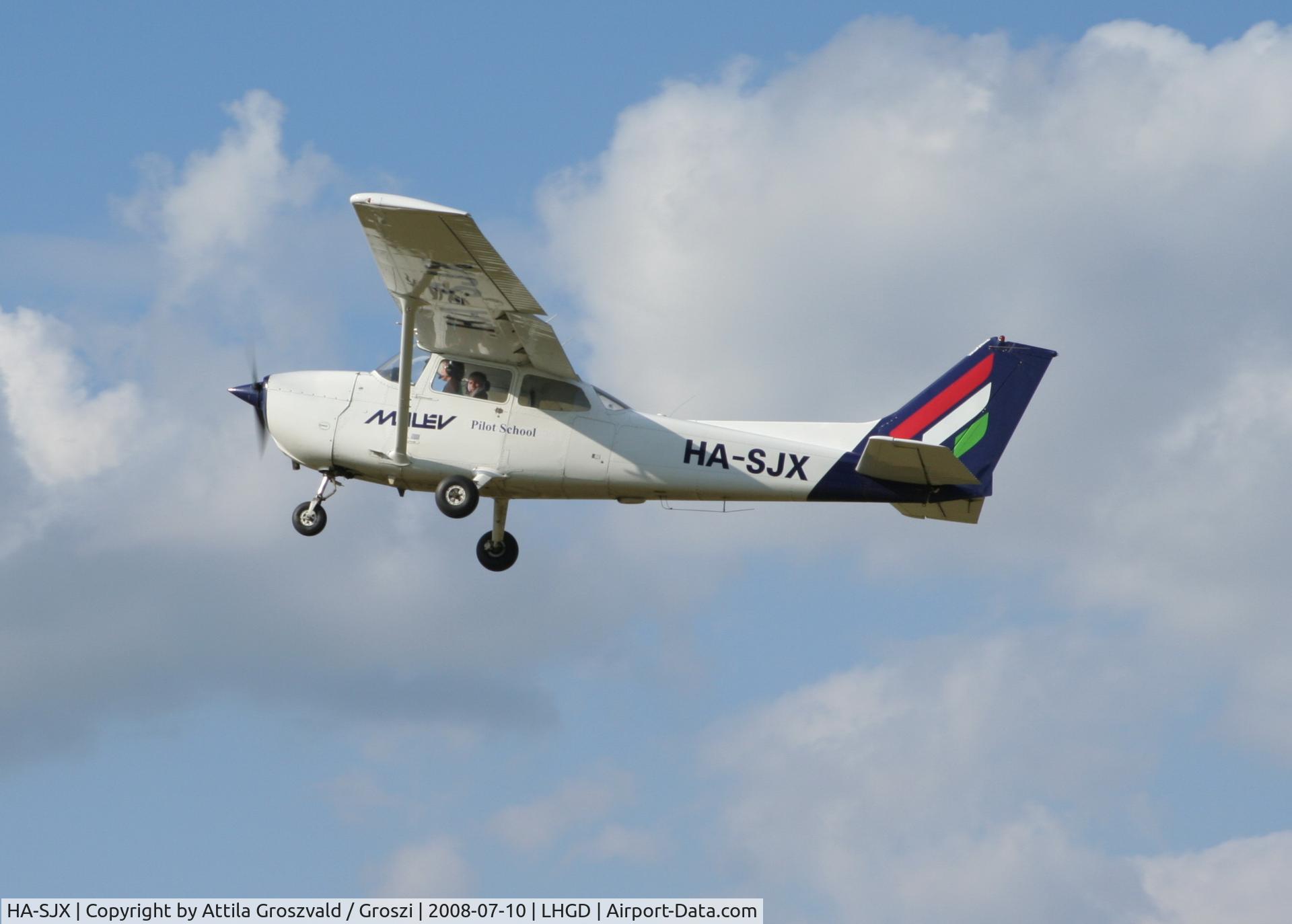 HA-SJX, 1978 Cessna 172N C/N 17270653, Gödöllö Airport / LHGD Hungary