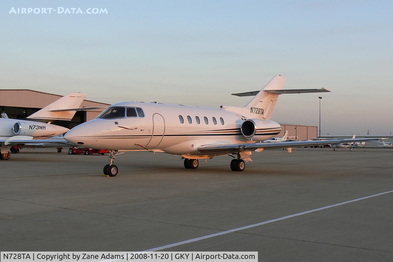 N728TA, 1998 Raytheon Hawker 800XP C/N 258364, At Arlington Municipal - Hawker 800XP