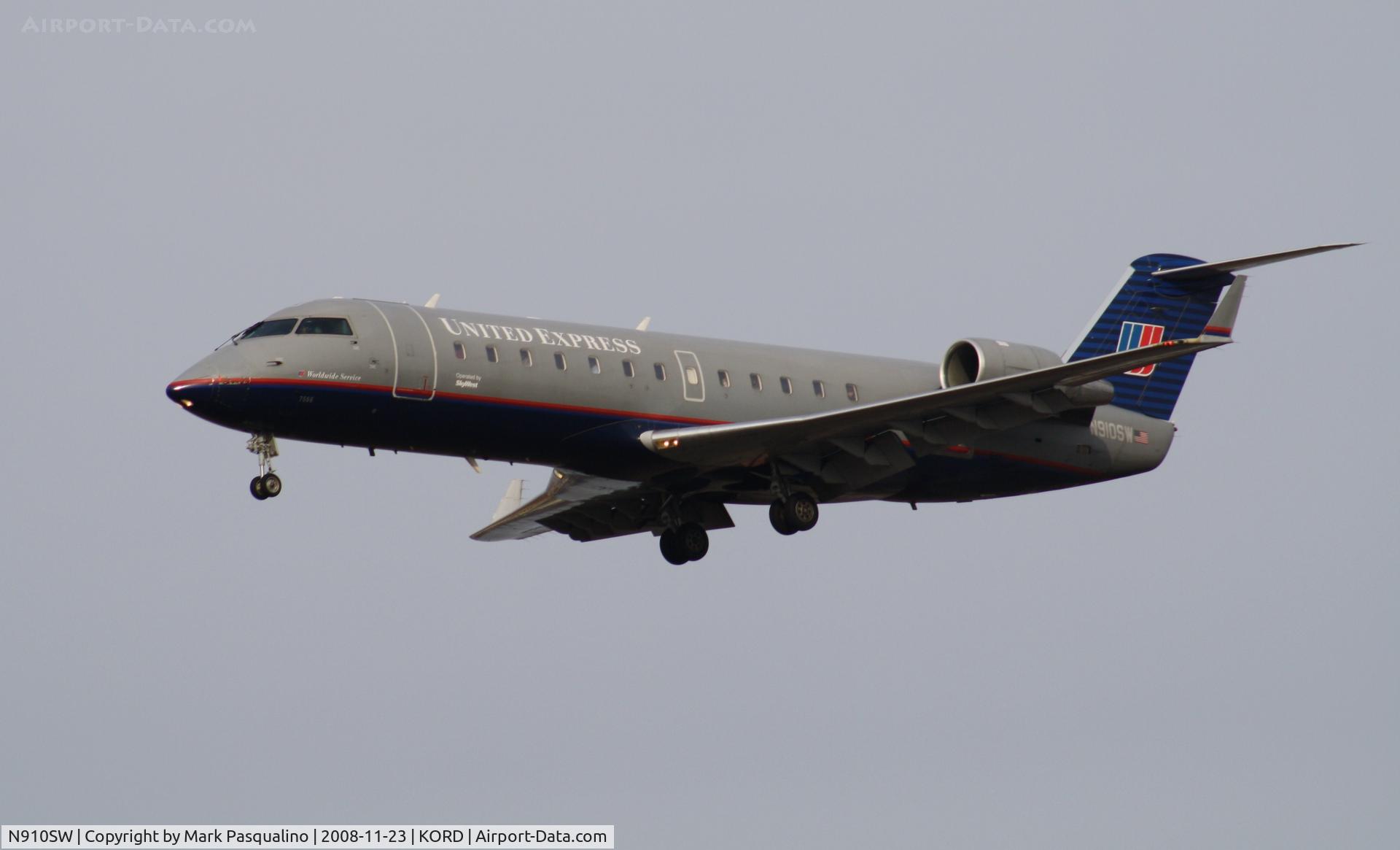 N910SW, 2001 Bombardier CRJ-200LR (CL-600-2B19) C/N 7566, CL-600-2B19