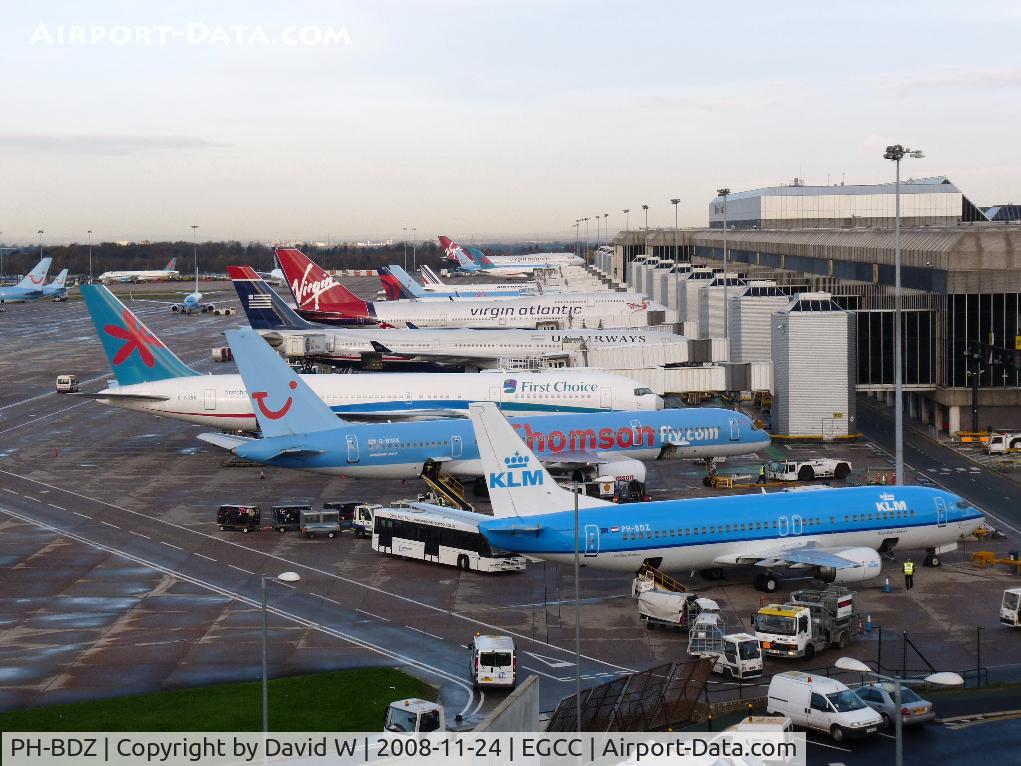 PH-BDZ, Boeing 737-406 C/N 25355, Busy morning at T2