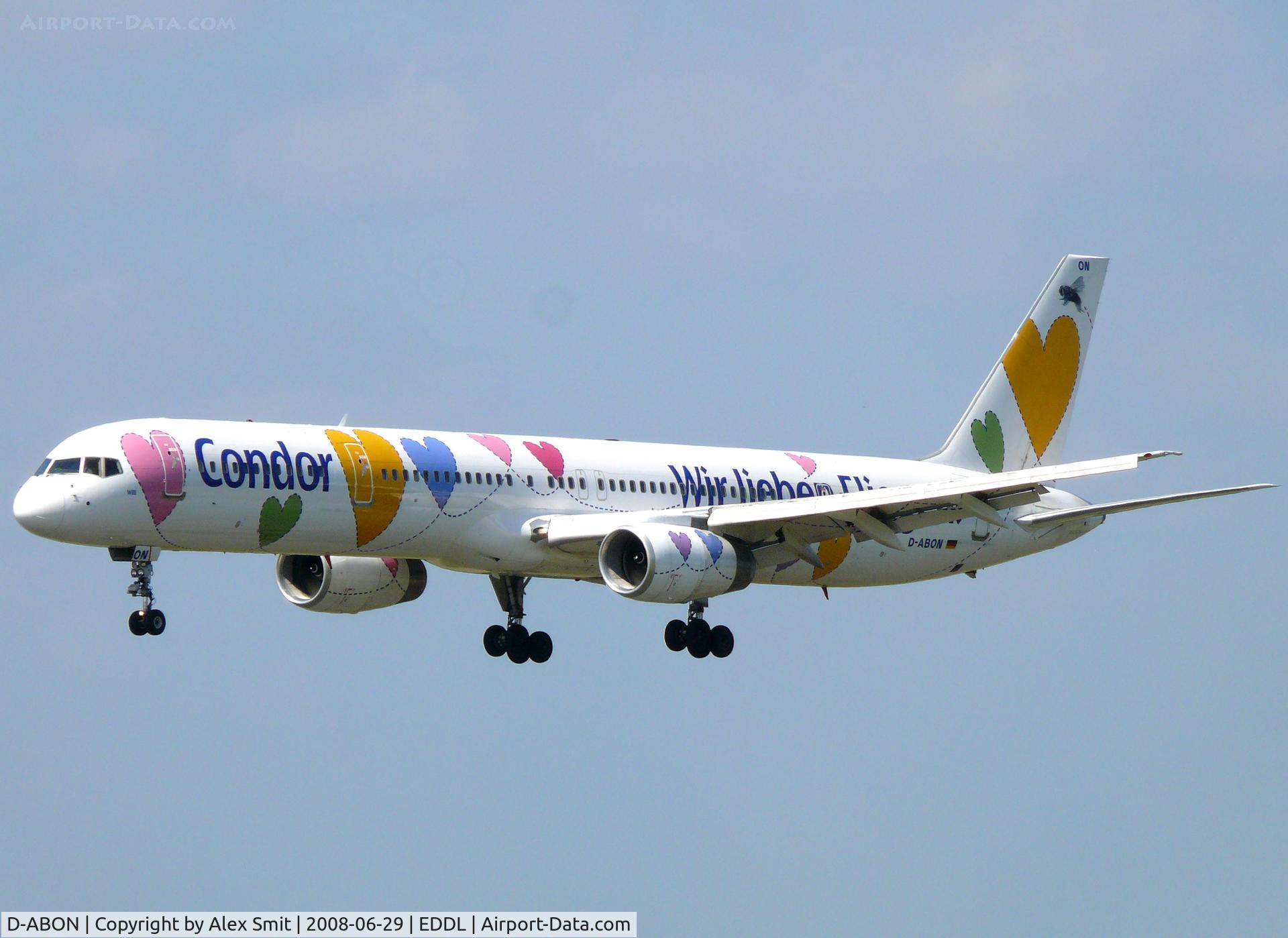 D-ABON, 2000 Boeing 757-330 C/N 29023, Boeing B757-330 D-ABON Condor/Thomas Cook in a very nice outfit -Wir lieben Fliegen- We love to fly