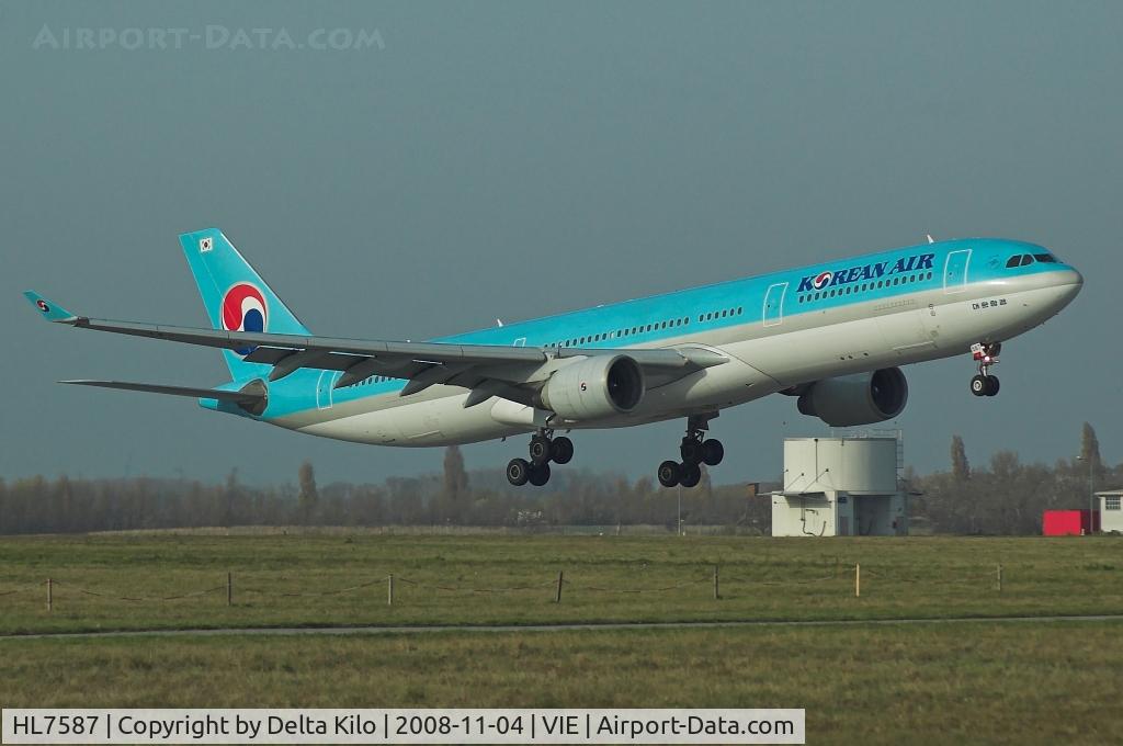 HL7587, Airbus A330-323 C/N 368, Korean Air  A330