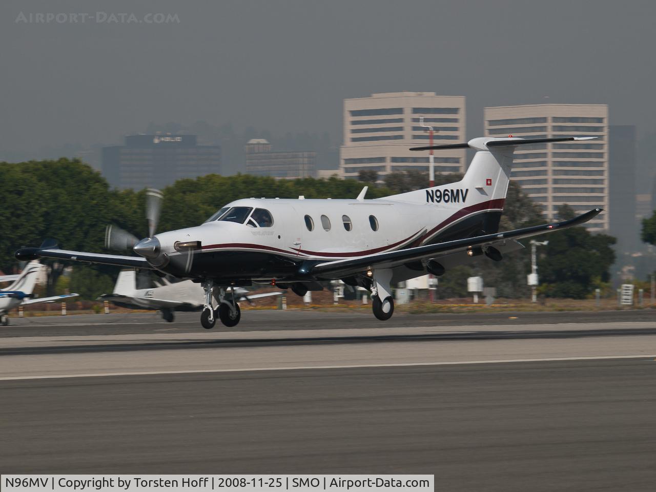 N96MV, 2007 Pilatus PC-12/47 C/N 793, N96MV arriving on RWY 21