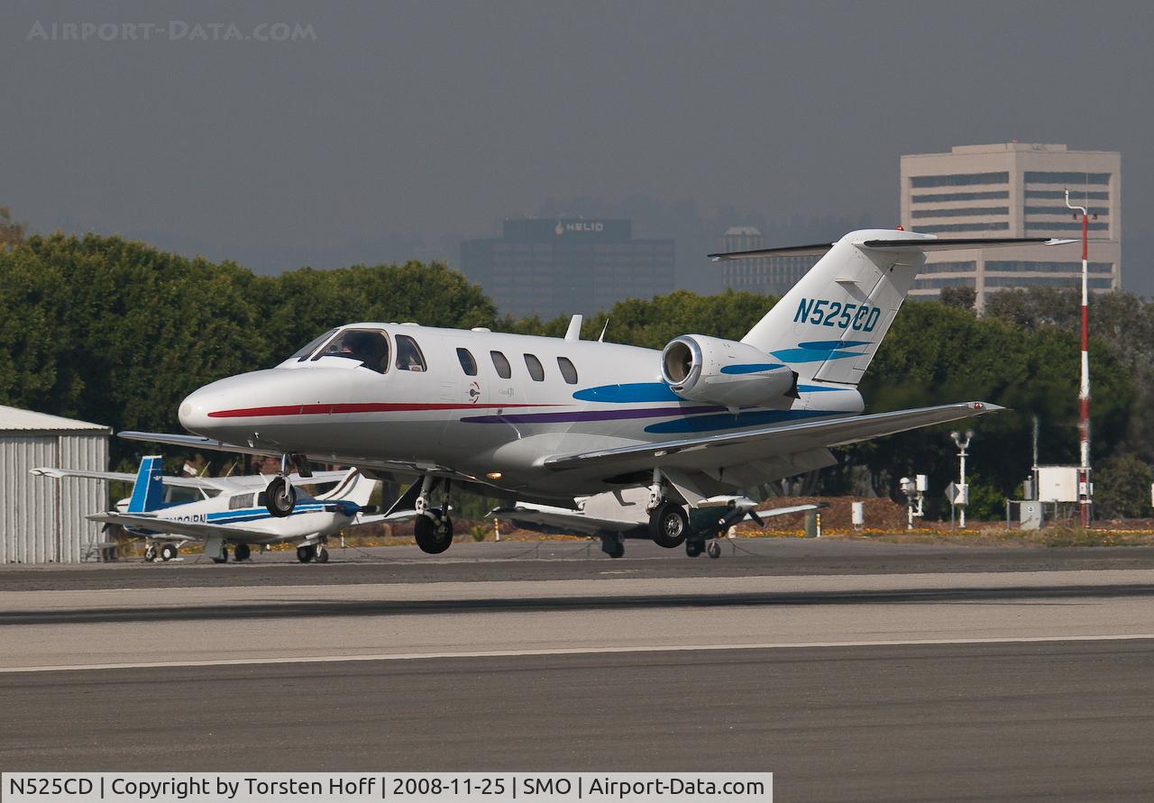 N525CD, 2000 Cessna 525 CitationJet CJ1 C/N 525-0360, N525CD arriving on RWY 21