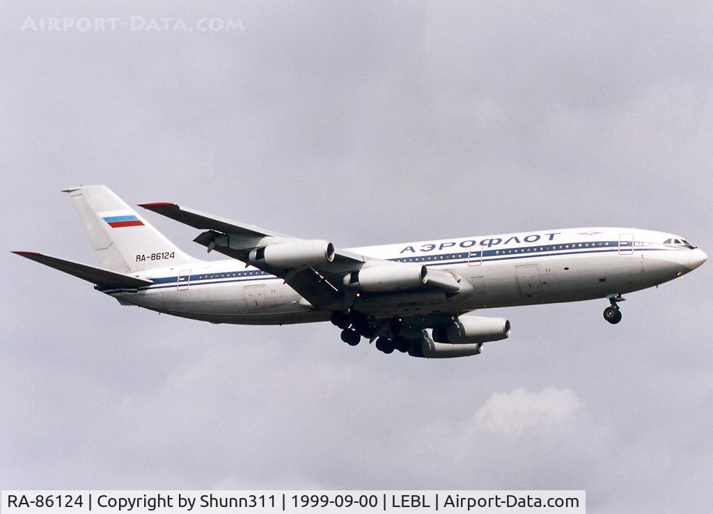 RA-86124, 1992 Ilyushin IL-86 C/N 51483210092, Landing rwy 25