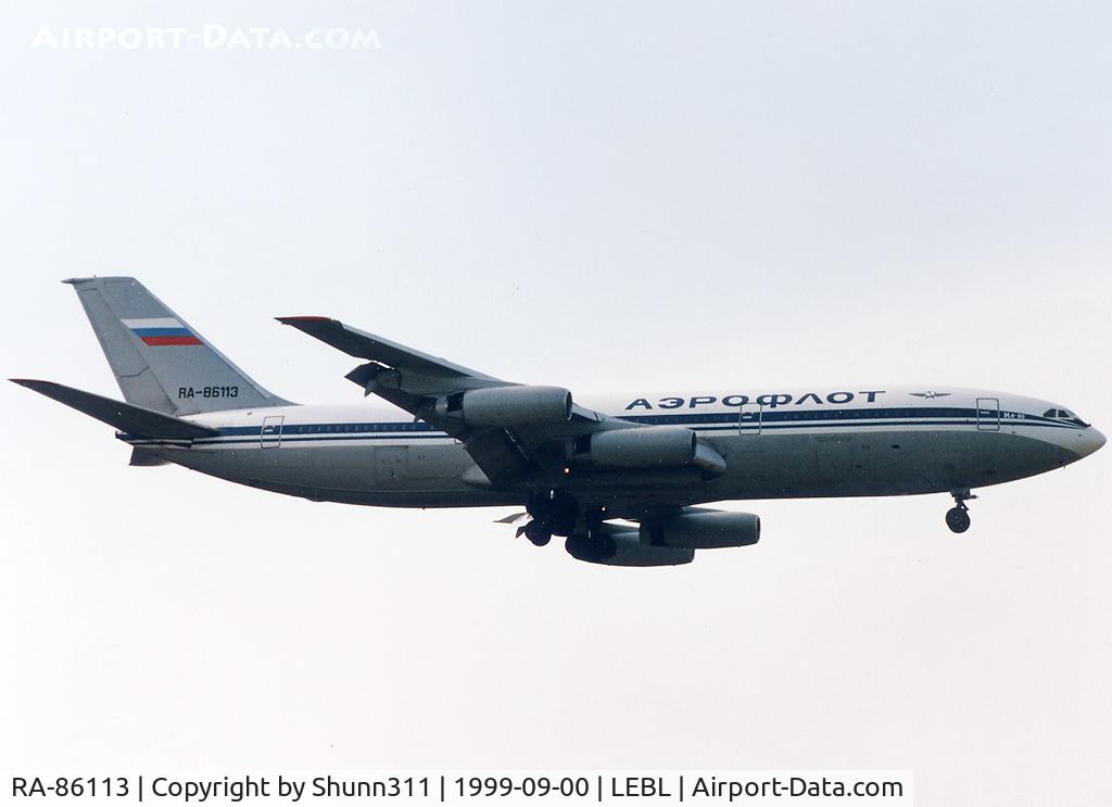 RA-86113, 1990 Ilyushin Il-86 C/N 51483209081, Landing rwy 25