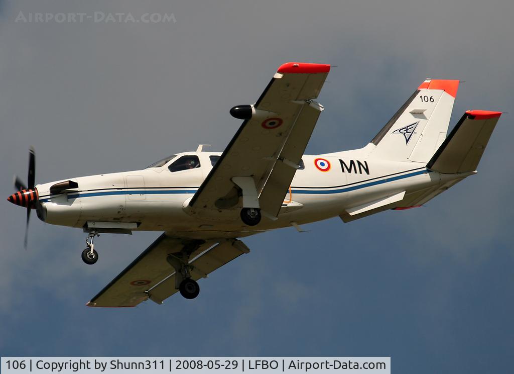 106, Socata TBM-700A C/N 106, Landing rwy 32L