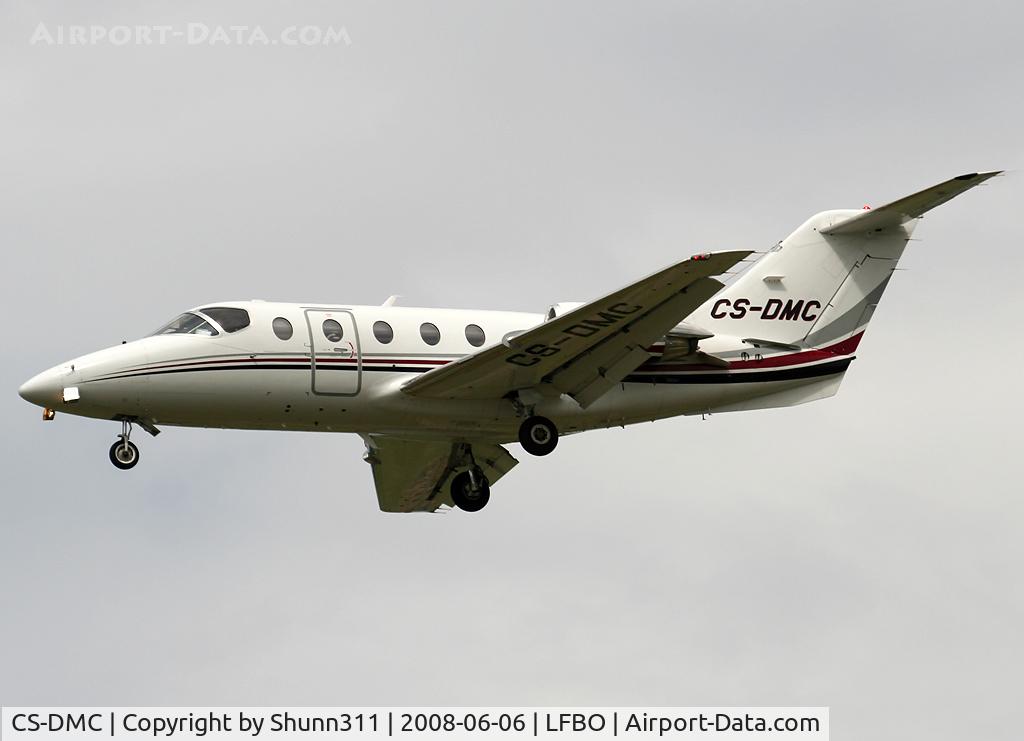 CS-DMC, 2005 Hawker Beechcraft 400A Beechjet Beechjet C/N RK-404, Landing rwy 32L...