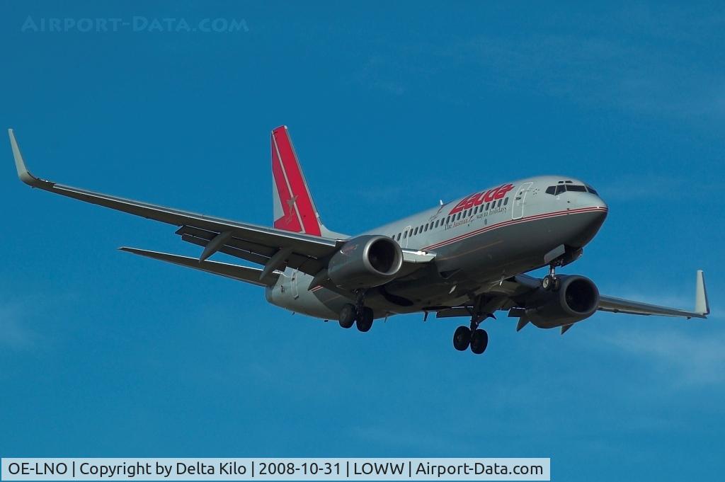 OE-LNO, 2001 Boeing 737-7Z9 C/N 30419, LAUDA