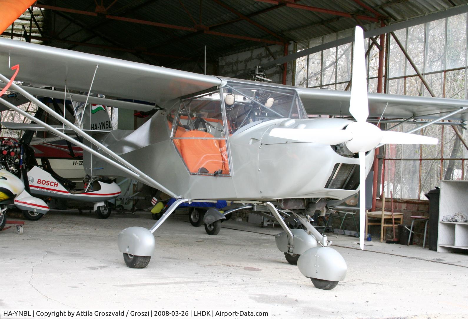 HA-YNBL, 2004 Apollo Fox C/N 300704, Dunakeszi Airport / LHDK, Hungary