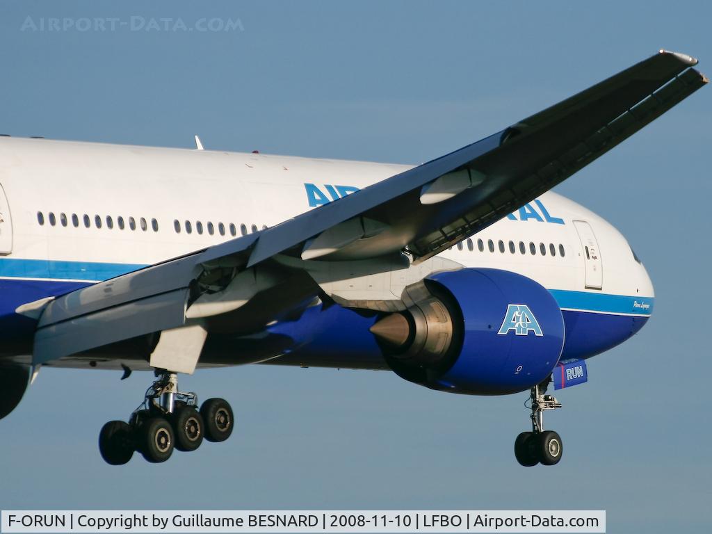 F-ORUN, 1999 Boeing 777-2Q8/ER C/N 28676, Landing  14R