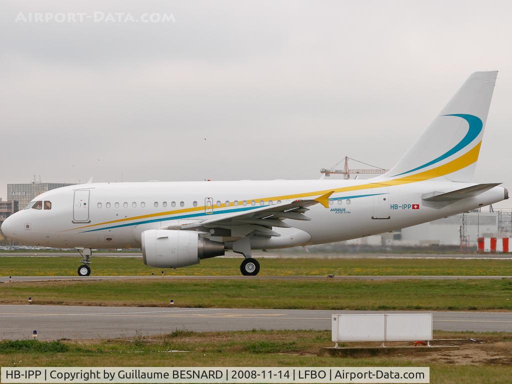 HB-IPP, 2006 Airbus ACJ318 (A318-112/CJ) C/N 2910, Taxiing to 32R