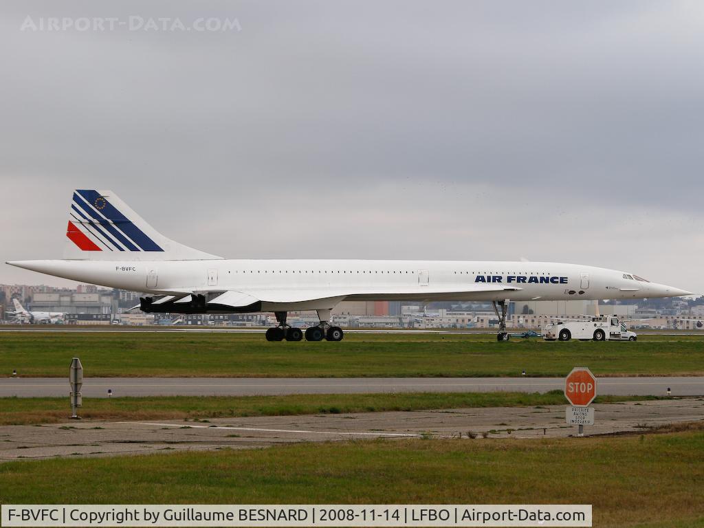 F-BVFC, 1976 Aerospatiale-BAC Concorde 101 C/N 9, Taxiing back to her place... so lovely...