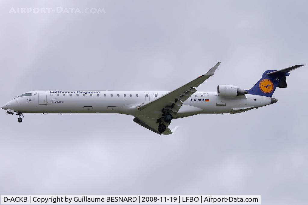 D-ACKB, 2006 Bombardier CRJ-900LR (CL-600-2D24) C/N 15073, Landing 32L