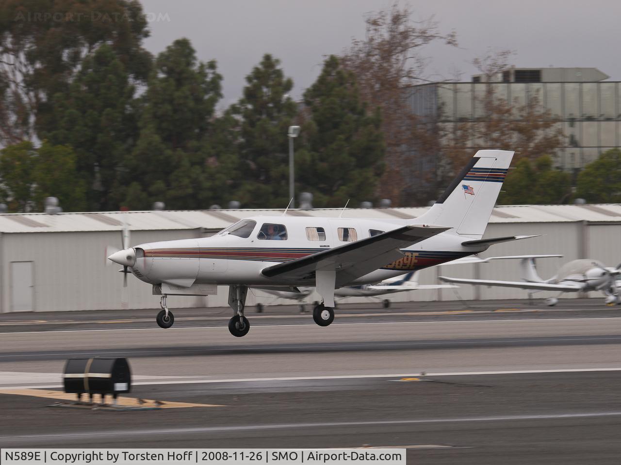 N589E, 1984 Piper PA-46-310P Malibu C/N 46-8408046, N589F arriving on RWY 21