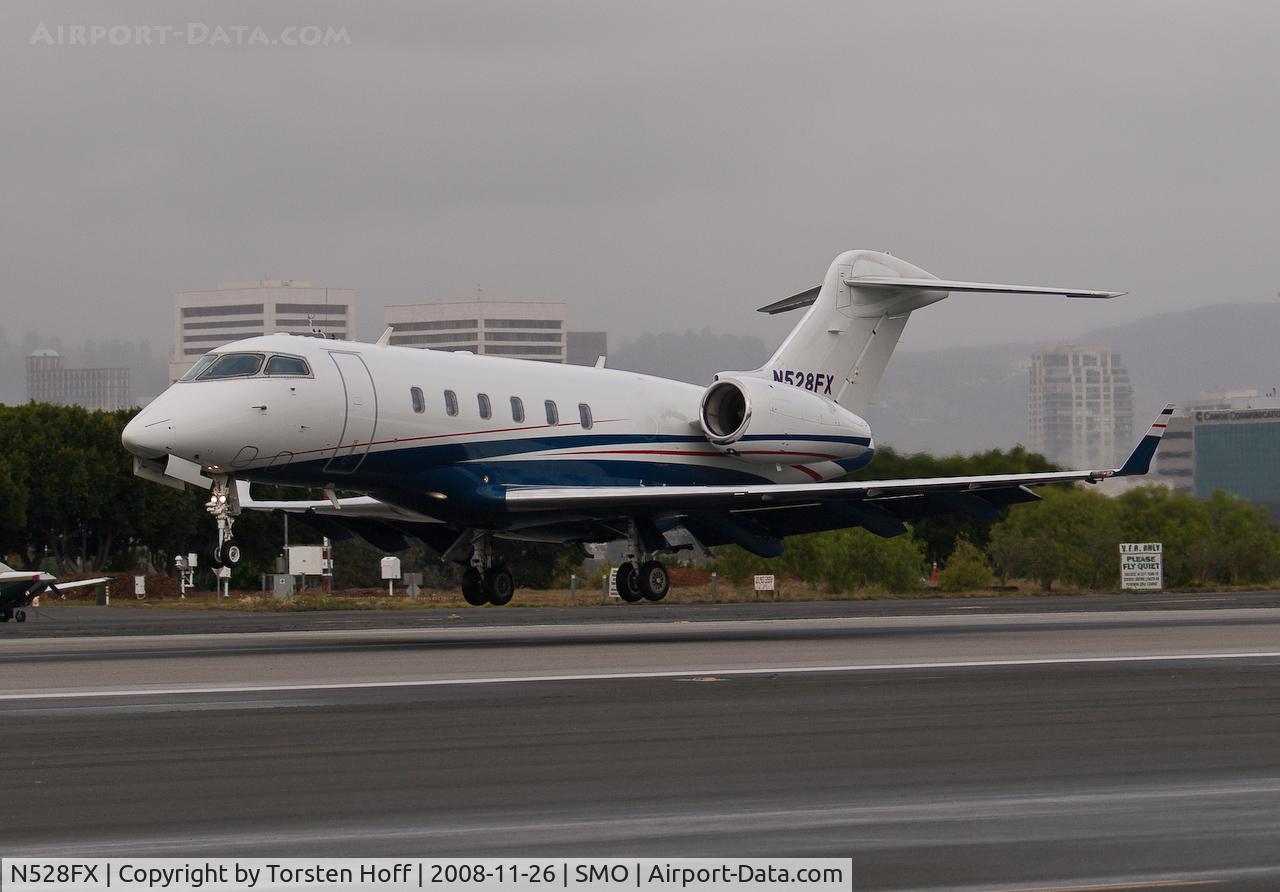 N528FX, 2006 Bombardier Challenger 300 (BD-100-1A10) C/N 20125, N528FX arriving on RWY 21