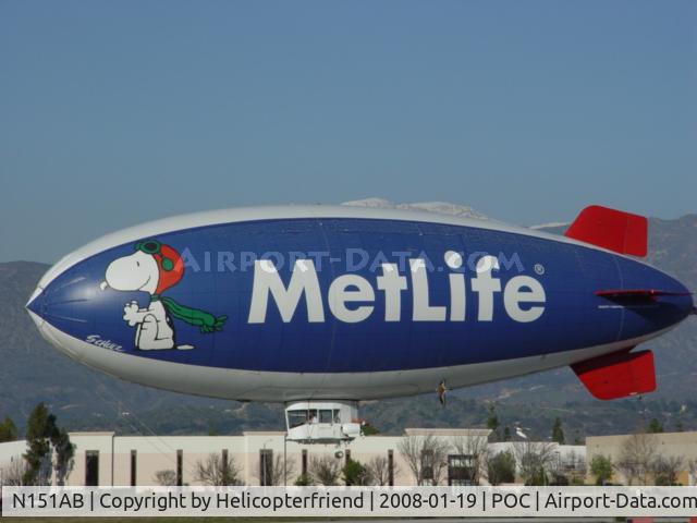 N151AB, 1997 American Blimp Corp A-1-50 C/N 101, Snoopy 2 making a low pass at Brackett