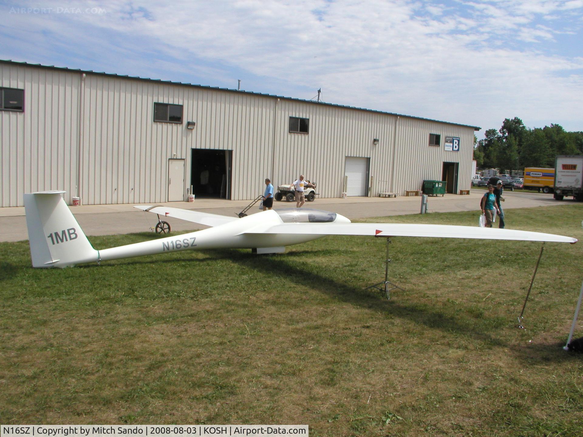 N16SZ, 1997 PZL-Bielsko SZD-55-1 C/N 551197098, EAA AirVenture 2008.