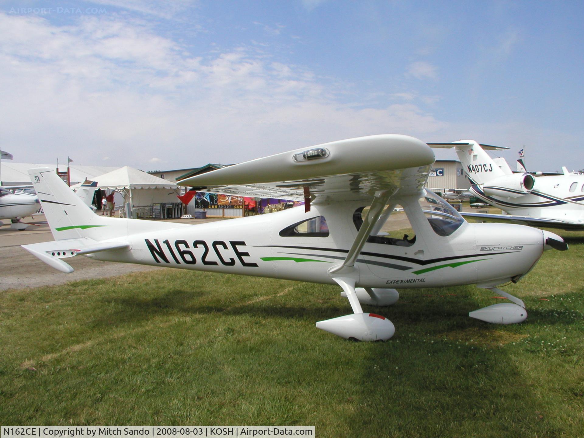 N162CE, 2008 Cessna 162 Skycatcher C/N 16200001, EAA AirVenture 2008.