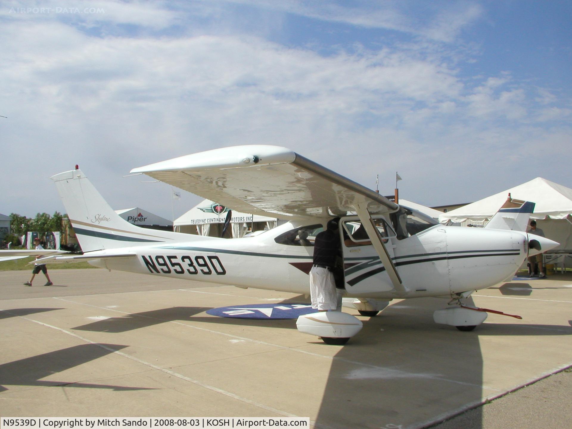 N9539D, Cessna 182S Skylane C/N 18280184, EAA AirVenture 2008.