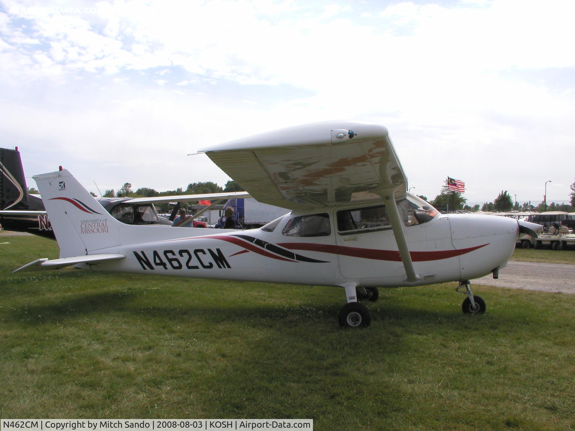 N462CM, 2000 Cessna 172R C/N 17280854, EAA AirVenture 2008.