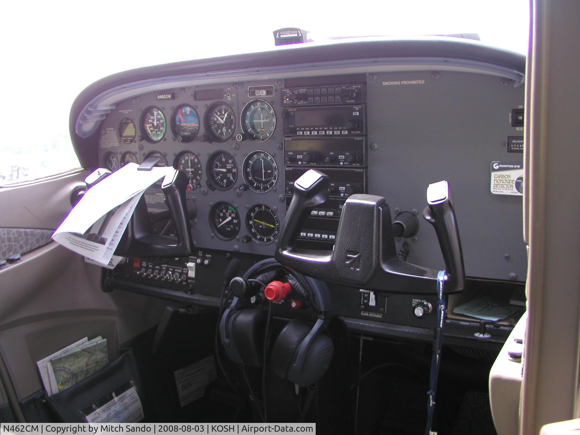 N462CM, 2000 Cessna 172R C/N 17280854, EAA AirVenture 2008.