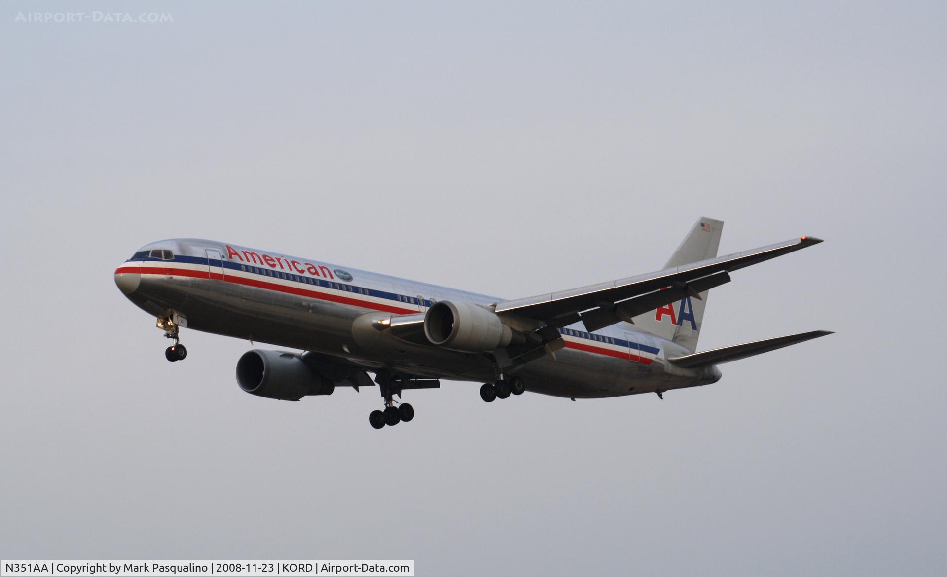N351AA, 1988 Boeing 767-323 C/N 24032, Boeing 767-300