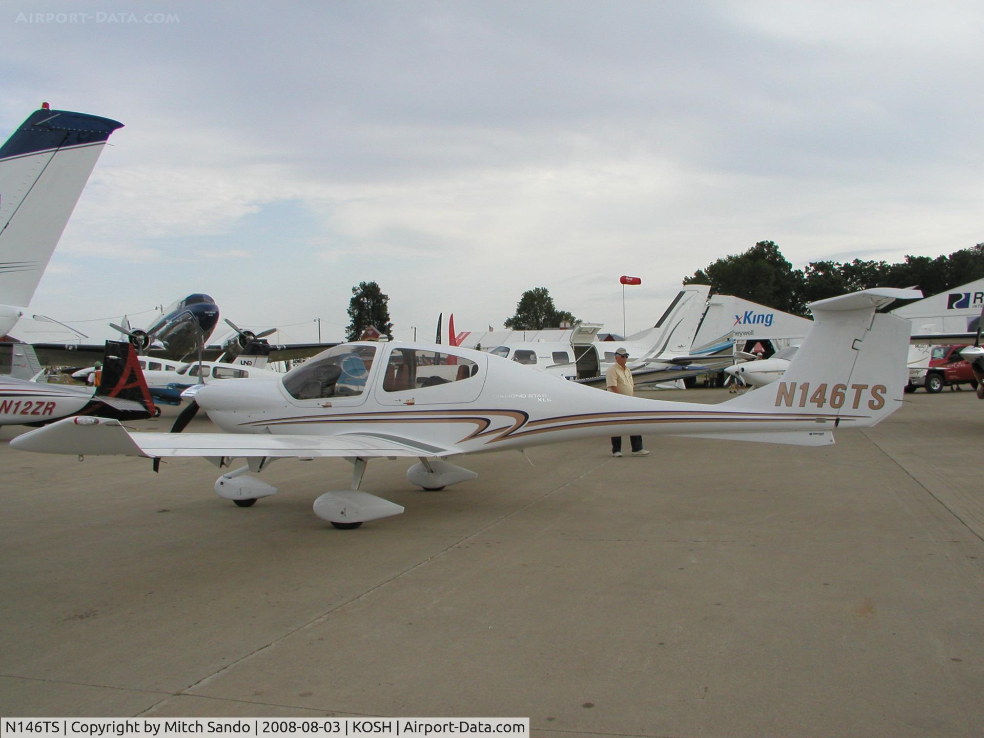 N146TS, 2008 Diamond DA-40 Diamond Star C/N 40.970, EAA AirVenture 2008.