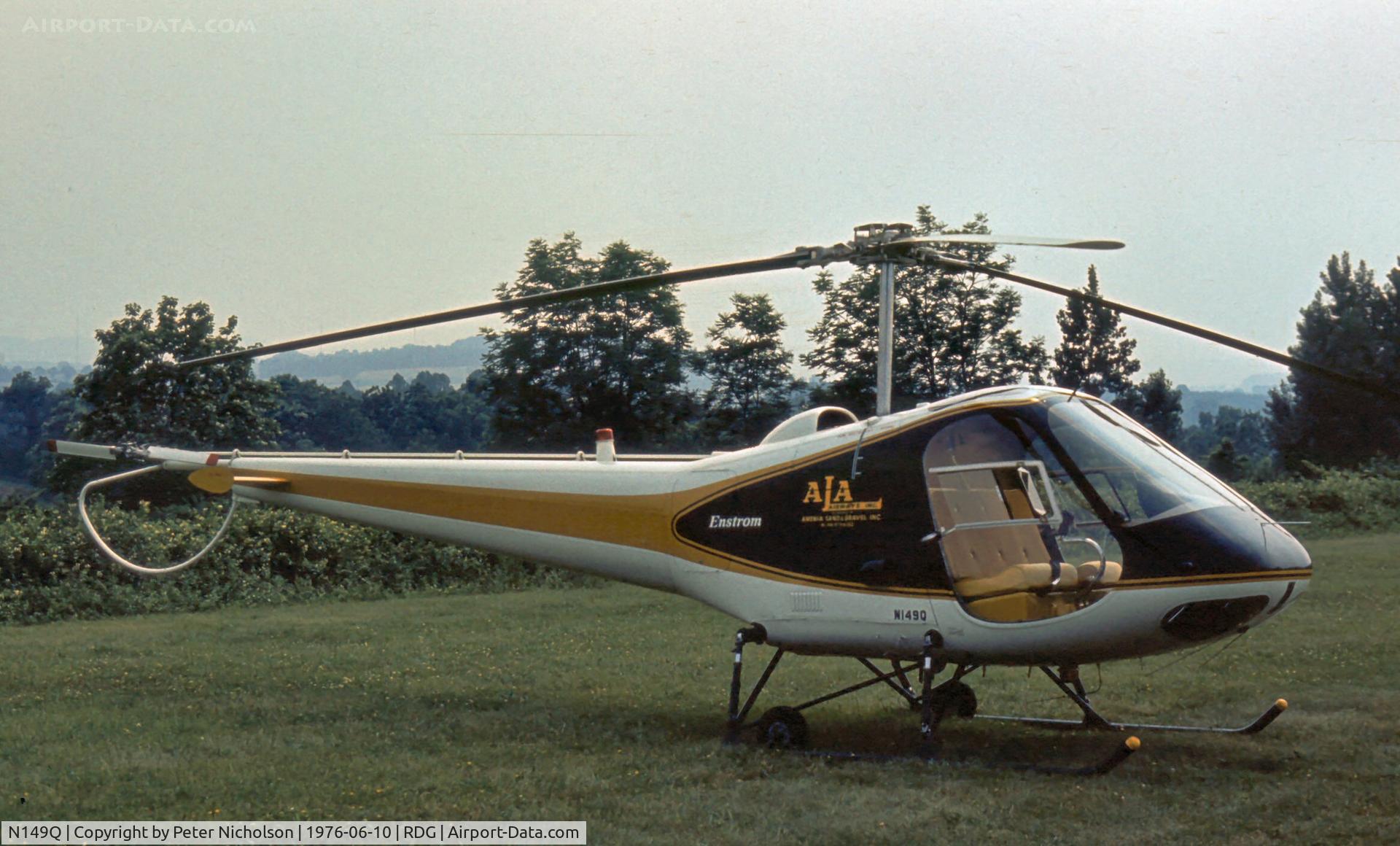 N149Q, Enstrom F-28A C/N 261, On display at Reading Air Show