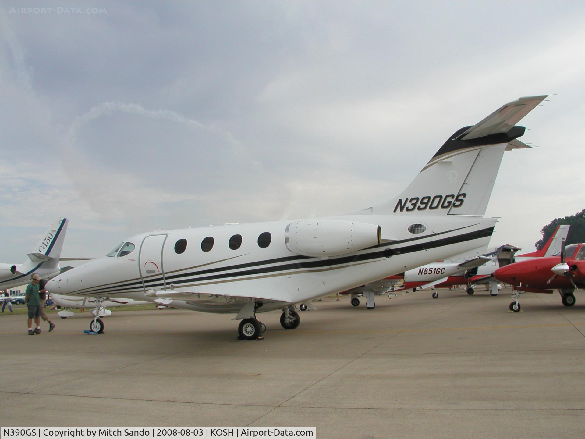 N390GS, 2008 Hawker Beechcraft Corp 390 C/N RB-231, EAA AirVenture 2008.